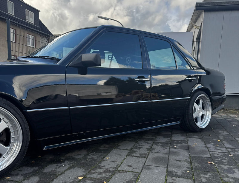 Seitenschweller Gen1 passend für Mercedes W124 Limousine & S124 T-Modell (1985–1995) ohne AMG Line, auch für AMG Modelle